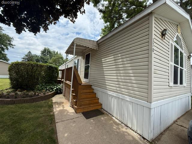 378 Tourangeau Dr, Rochester Hills, MI 48307 - photo 1