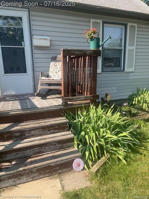 1107 E Hayes Ave, Hazel Park, MI 48030 - photo 2