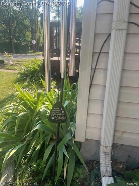 1107 E Hayes Ave, Hazel Park, MI 48030 - photo 33