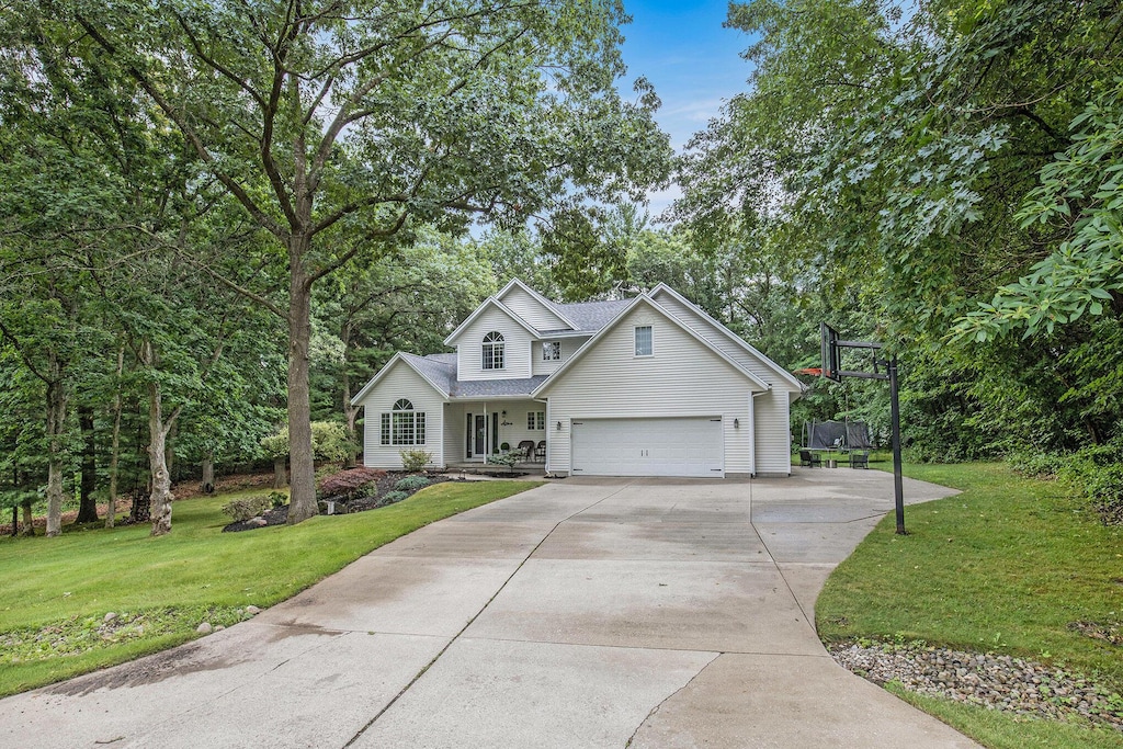 10761 Timberline Dr, Greenville, MI 48838 - photo 1