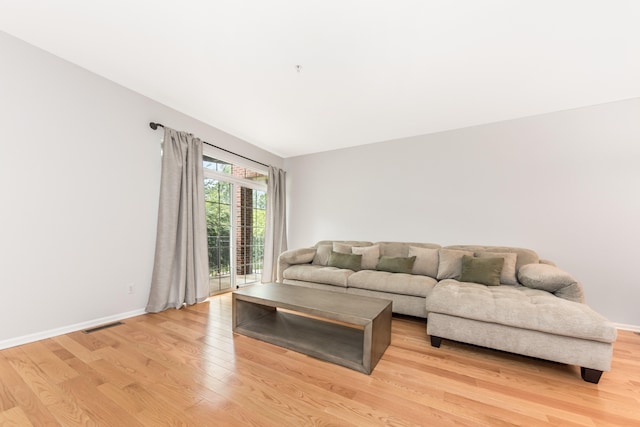 241 W Oakbrook Dr, Ann Arbor, MI 48103 - living area featuring light wood finished floors