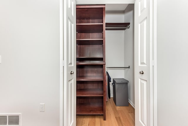 241 W Oakbrook Dr, Ann Arbor, MI 48103 - view of closet