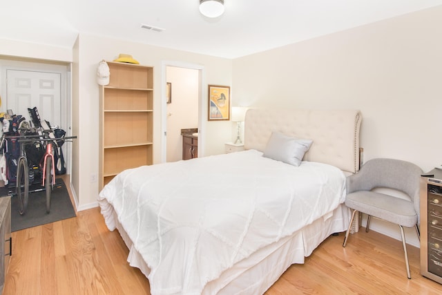 225 W Oakbrook Dr, Ann Arbor, MI 48103 - bedroom featuring light wood-style flooring