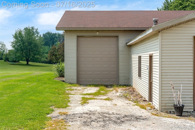 7366 E Maple Ave, Grand Blanc, MI 48439 - view of garage