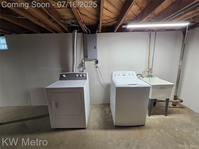 4507 Sedgemoor Ave, Royal Oak, MI 48073 - laundry area featuring washer and clothes dryer and electric panel