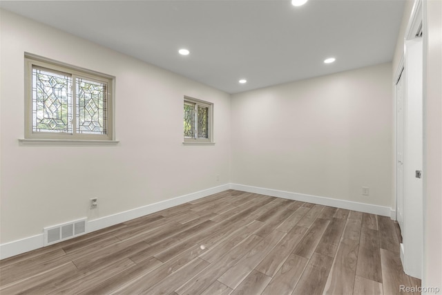 6667 Amboy St, Dearborn Heights, MI 48127 - photo 16