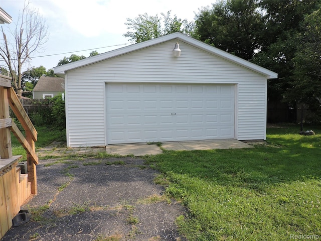 1324 Allen St, Burton, MI 48529 - photo 2