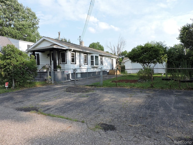 1324 Allen St, Burton, MI 48529 - photo 30
