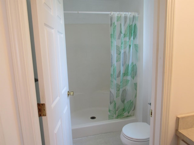 4237 W Grand Blanc Rd, Swartz Creek, MI 48473 - full bath with a shower with curtain and vanity
