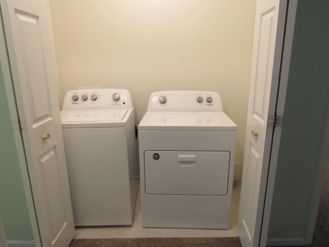 4237 W Grand Blanc Rd, Swartz Creek, MI 48473 - washroom featuring washer and dryer