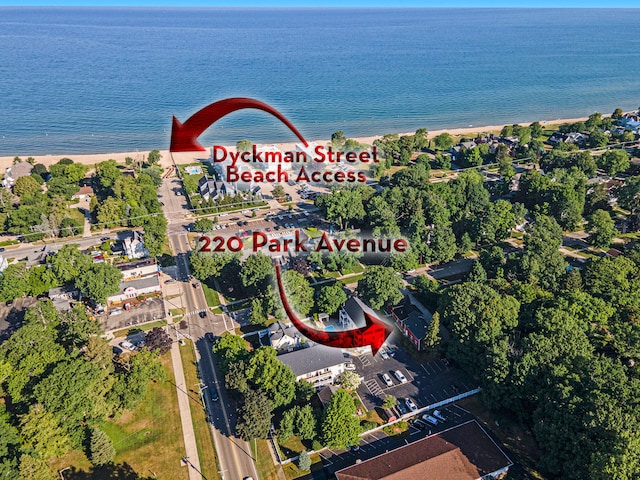 220 Park Ave, South Haven, MI 49090 - aerial view of property and surrounding area featuring a nearby body of water