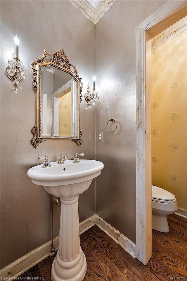 400 Hamilton Rd, Bloomfield, MI 48301 - bathroom featuring wood finished floors and ornamental molding