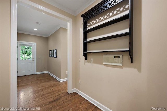 400 Hamilton Rd, Bloomfield, MI 48301 - corridor featuring wood finished floors and crown molding