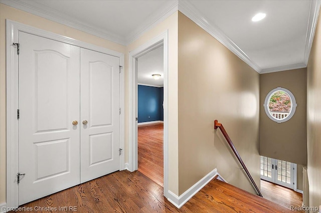 400 Hamilton Rd, Bloomfield, MI 48301 - hall featuring an upstairs landing, crown molding, and wood finished floors