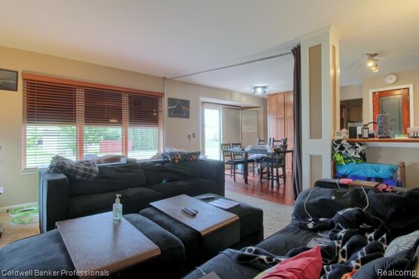 9109 Maple Ridge Dr, Newport, MI 48166 - photo 10