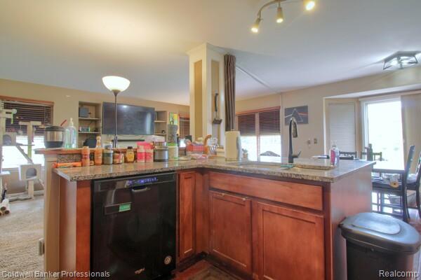 9109 Maple Ridge Dr, Newport, MI 48166 - photo 14