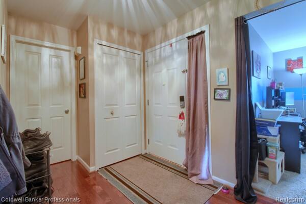 9109 Maple Ridge Dr, Newport, MI 48166 - photo 4