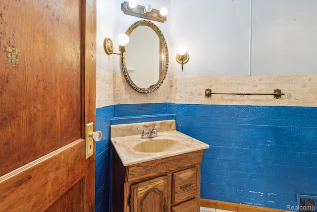 4415 Central St, Columbiaville, MI 48421 - bathroom with vanity