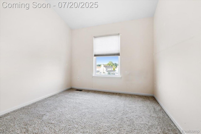 1145 York Ave, Howell, MI 48843 - carpeted empty room with baseboards