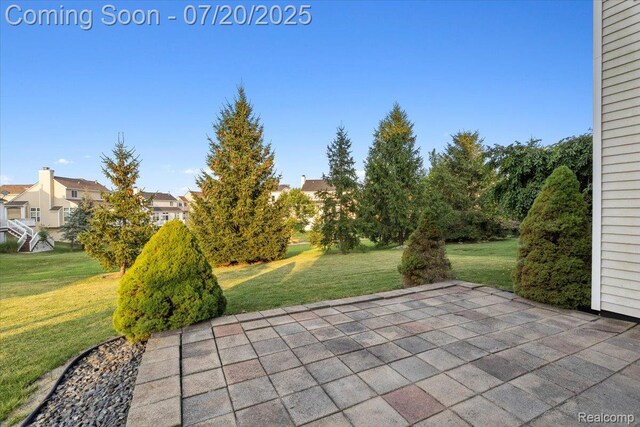 1145 York Ave, Howell, MI 48843 - view of patio / terrace with a residential view