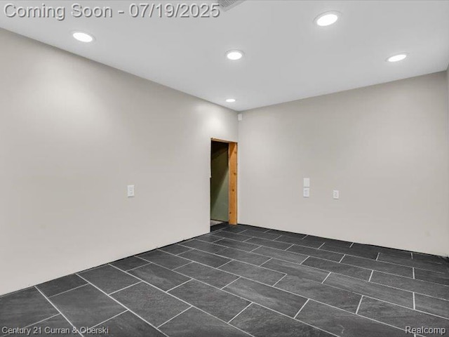3850 Parker St, Dearborn, MI 48124 - spare room with recessed lighting