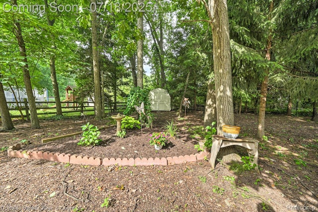 978 Oak Ridge Cir, Brighton, MI 48116 - view of yard