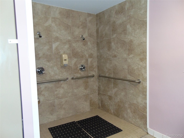 1429 Millbrook Trl, Ann Arbor, MI 48108 - full bathroom featuring tiled shower
