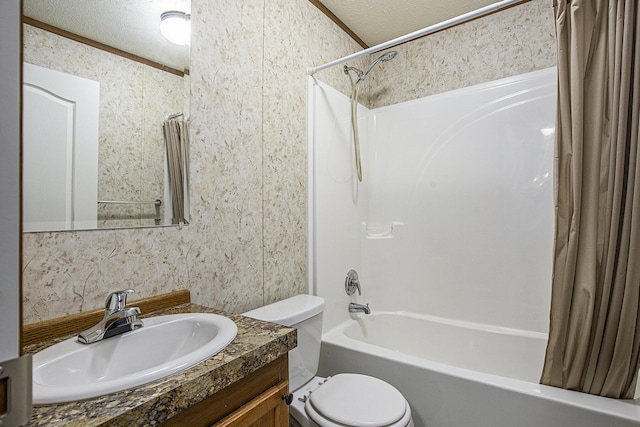 13750 Primrose Ln, Cedar Springs, MI 49319 - full bath with shower / bath combination with curtain, vanity, and a textured ceiling
