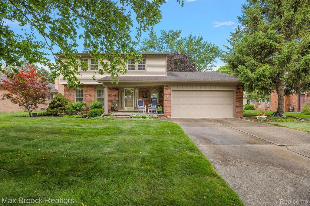 2465 Wexford Dr, Troy, MI 48084 - photo 1