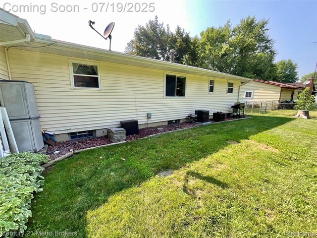 5363 Irish Rd, Grand Blanc, MI 48439 - rear view of property