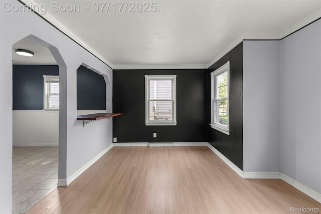 8916 Deering St, Livonia, MI 48150 - photo 11