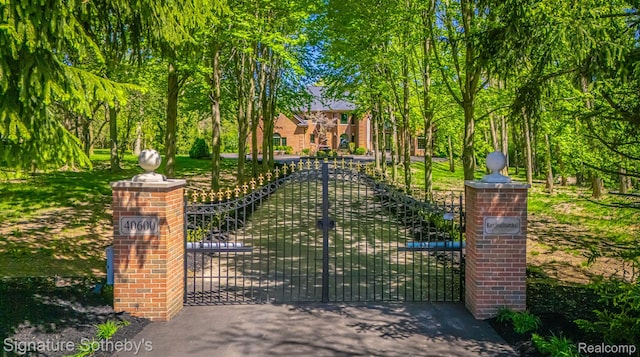 40600 8 Mile Rd, Northville, MI 48167 - view of gate
