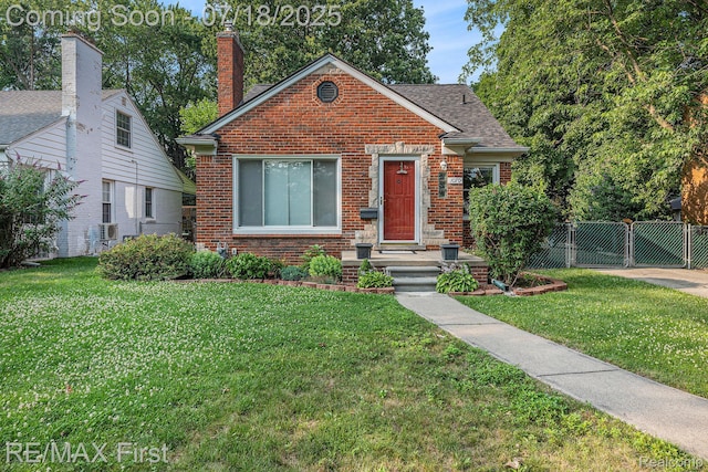 1070 Hampton Rd, Grosse Pointe Woods, MI 48236 - photo 1