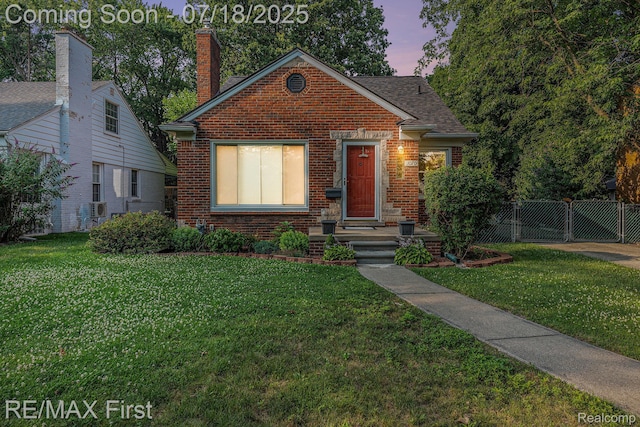 1070 Hampton Rd, Grosse Pointe Woods, MI 48236 - photo 2