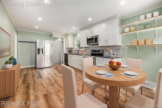 1070 Hampton Rd, Grosse Pointe Woods, MI 48236 - photo 6