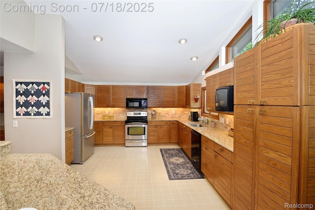 733 Highland Ave, Clawson, MI 48017 - photo 5