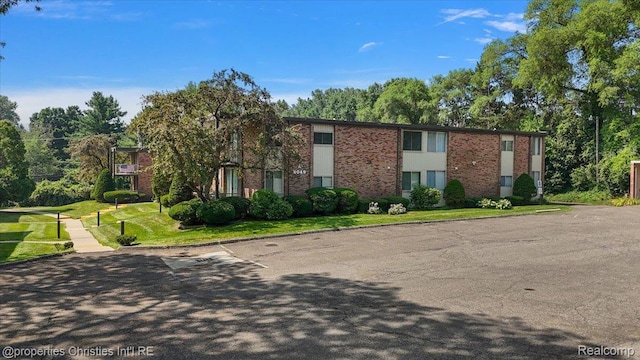 4049 W Maple Rd, Birmingham, MI 48301 - photo 26