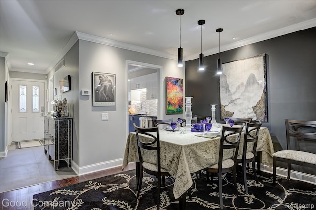 1470 Timberview Trl, Bloomfield Hills, MI 48304 - dining space featuring wood finished floors, crown molding, and recessed lighting