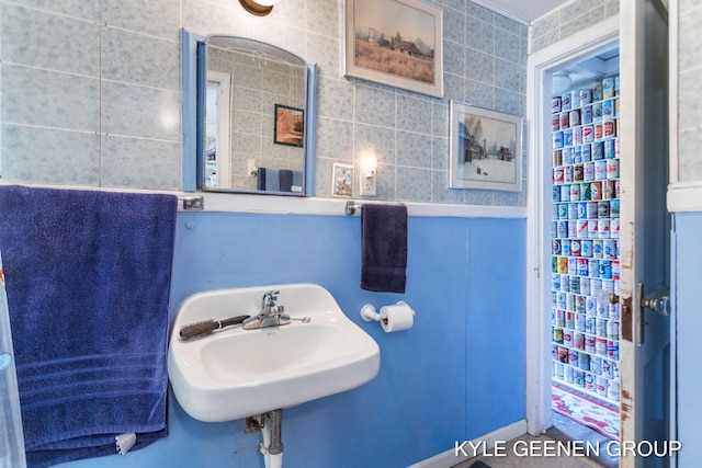 747 State St, Holland, MI 49423 - bathroom with a sink