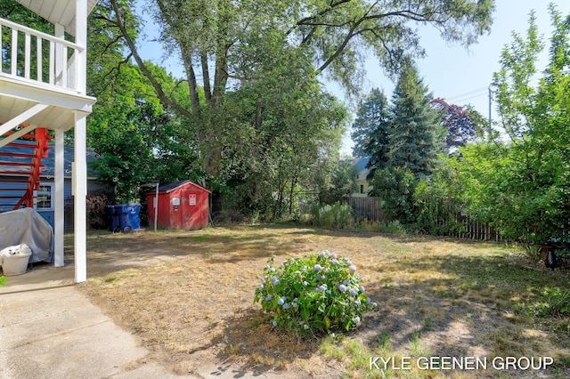 747 State St, Holland, MI 49423 - view of yard featuring a shed