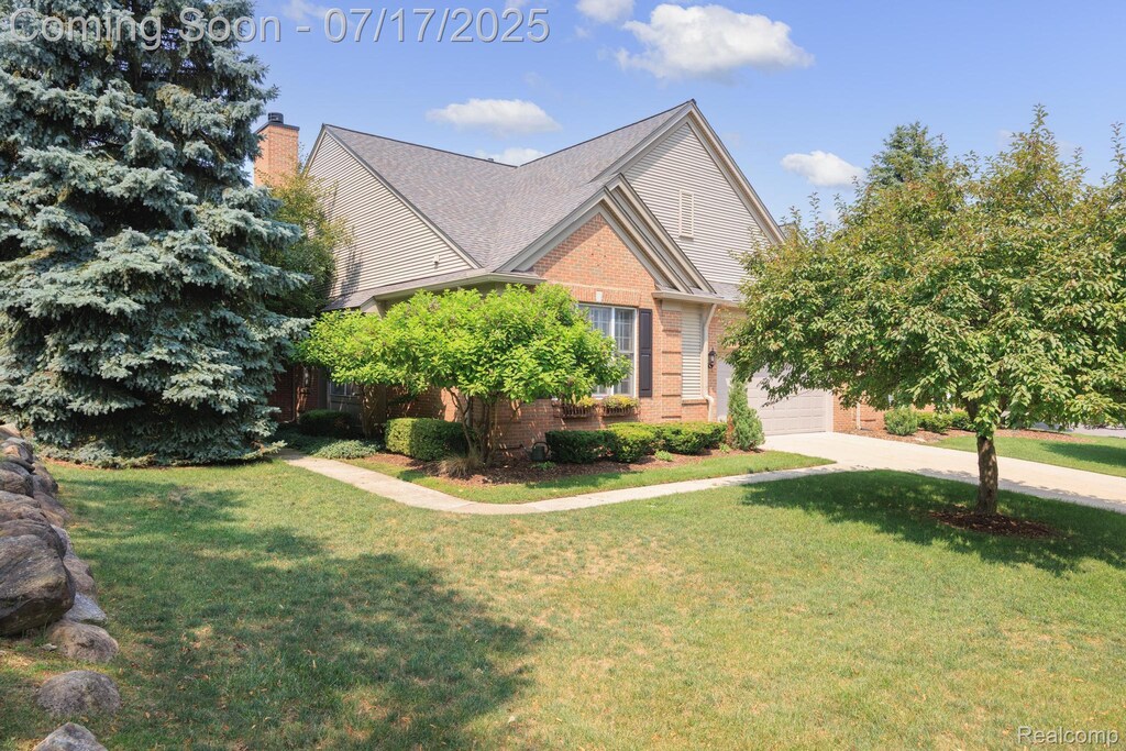1114 Rock Valley Dr, Rochester, MI 48307 - photo 1