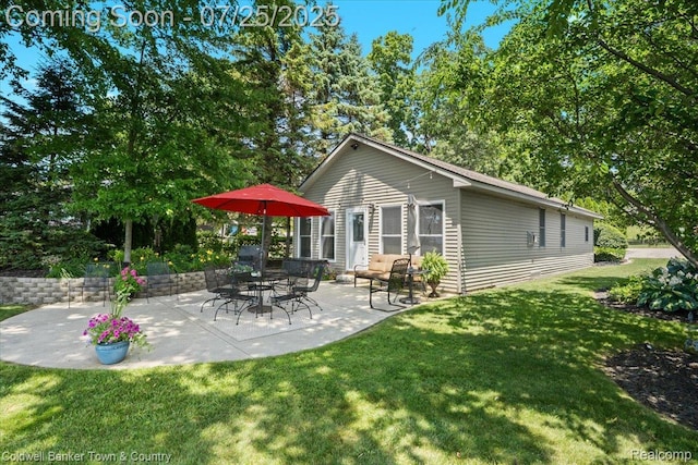 584 Black Oaks Trl, Howell, MI 48843 - photo 2