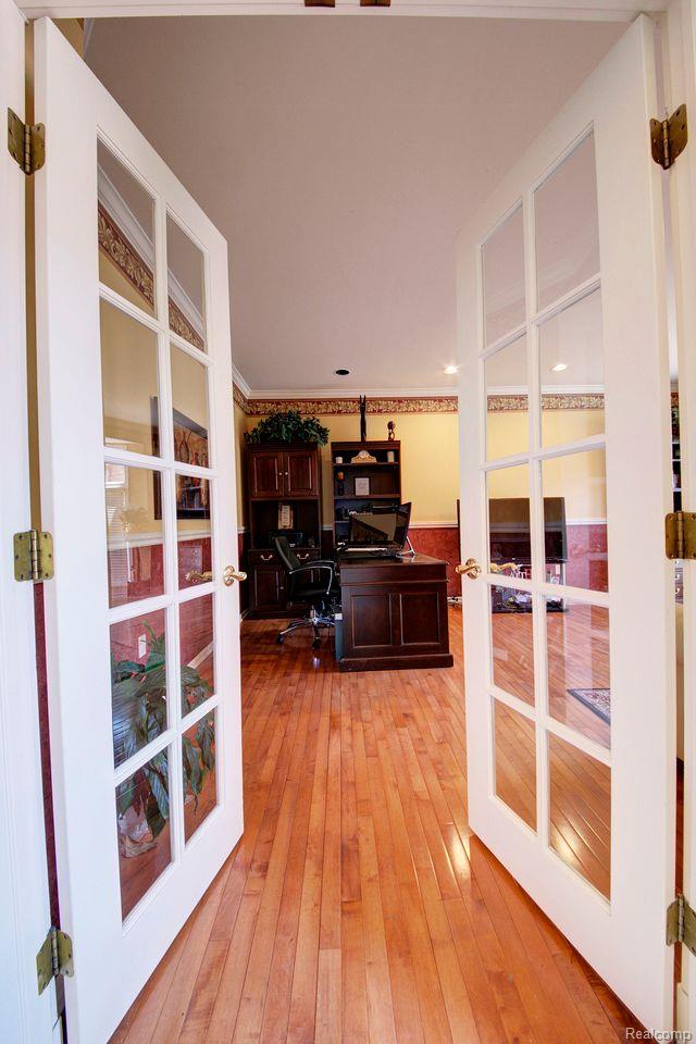 29826 Bradmoor Ct, Farmington Hills, MI 48334 - photo 5