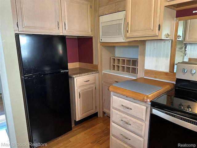 3057 Norcott Dr, Keego Harbor, MI 48320 - photo 9