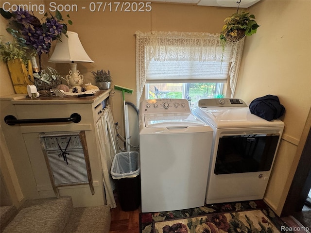 2185 Roslyn Ave, Flint, MI 48532 - laundry area with washing machine and clothes dryer