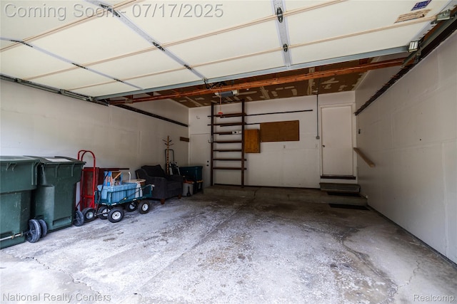 625 Ten Point Dr, Rochester Hills, MI 48309 - view of garage