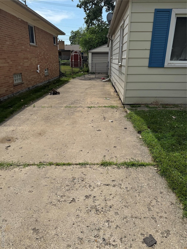 6043 N Vernor Ave, Dearborn Heights, MI 48127 - photo 2