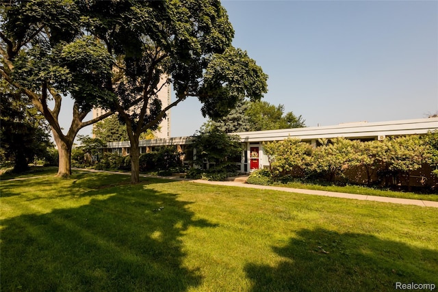 1525 Chateaufort, Detroit, MI 48207 - photo 2