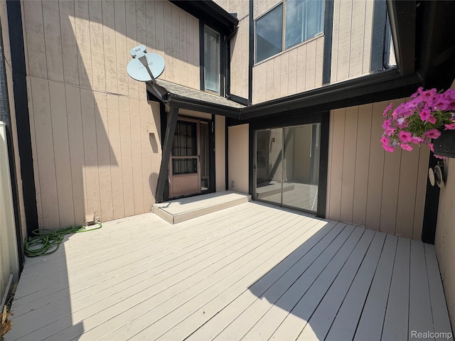 5216 Brett Ct, West Bloomfield, MI 48322 - view of wooden terrace