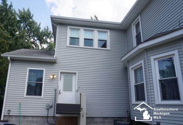 611 Hubble, Monroe, MI 48161 - rear view of house